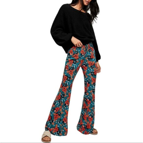 Free People Pants - FREE PEOPLE Can't Take My Eyes Off You Flare Pants Small Boho Hippie Floral